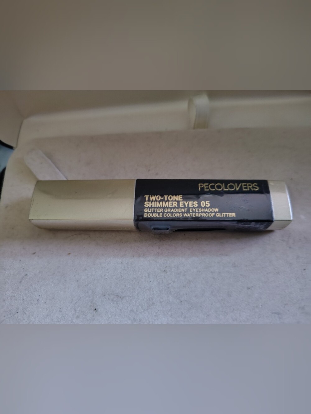 New Pecolove Two-Tone Shimmer Eyes 05 - Gold and Black